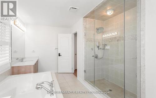 452 Nairn Circle, Milton, ON - Indoor Photo Showing Bathroom