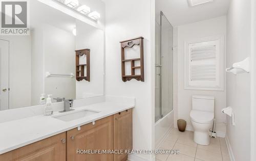 452 Nairn Circle, Milton, ON - Indoor Photo Showing Bathroom