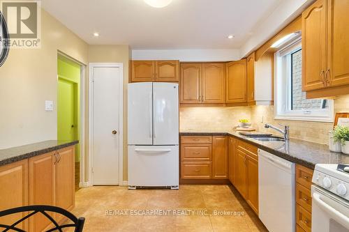 1180 Falgarwood Drive, Oakville, ON - Indoor Photo Showing Kitchen