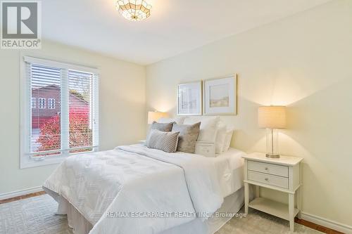 1180 Falgarwood Drive, Oakville, ON - Indoor Photo Showing Bedroom