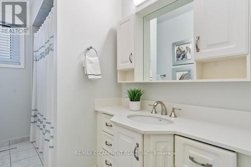 1180 Falgarwood Drive, Oakville, ON - Indoor Photo Showing Bathroom