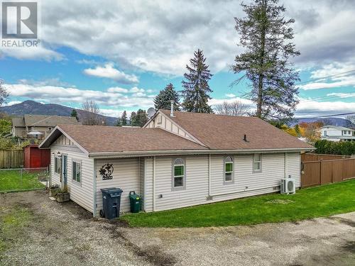 2285 Rosedale Avenue, Armstrong, BC - Outdoor