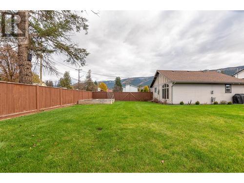 2285 Rosedale Avenue, Armstrong, BC - Outdoor