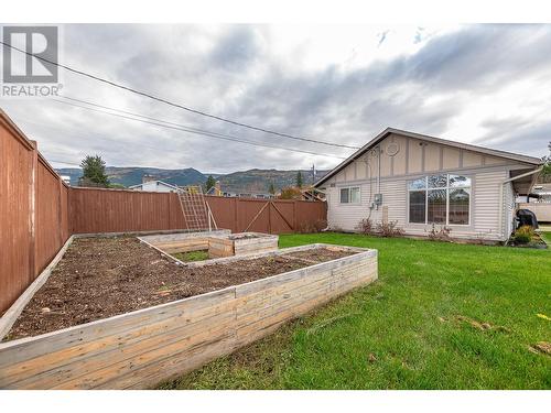 2285 Rosedale Avenue, Armstrong, BC - Outdoor