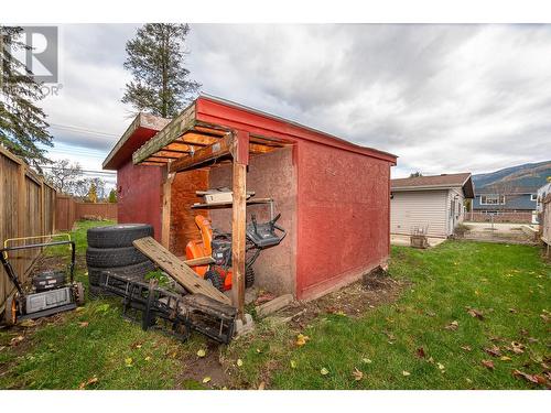 2285 Rosedale Avenue, Armstrong, BC - Outdoor