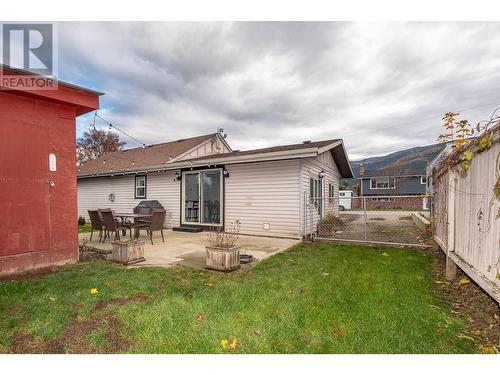 2285 Rosedale Avenue, Armstrong, BC - Outdoor