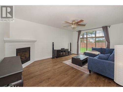 2285 Rosedale Avenue, Armstrong, BC - Indoor Photo Showing Living Room With Fireplace