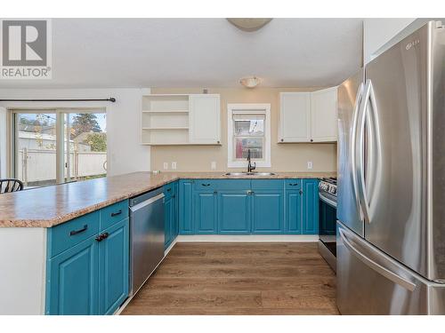 2285 Rosedale Avenue, Armstrong, BC - Indoor Photo Showing Kitchen With Double Sink