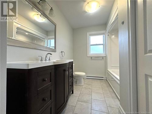 160 Dutch Point Road, Hampton, NB - Indoor Photo Showing Bathroom