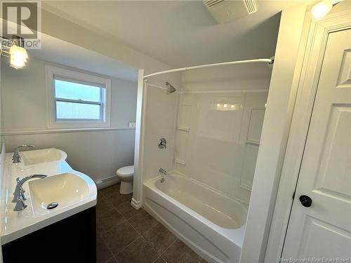 160 Dutch Point Road, Hampton, NB - Indoor Photo Showing Bathroom