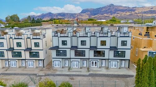 10-4601 97Th Street, Osoyoos, BC - Outdoor With Facade