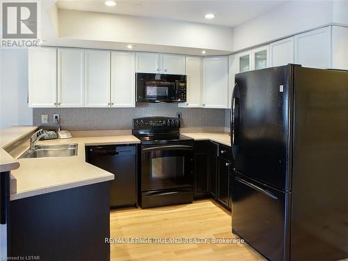 5 - 810 Maitland Street, London, ON - Indoor Photo Showing Kitchen With Double Sink