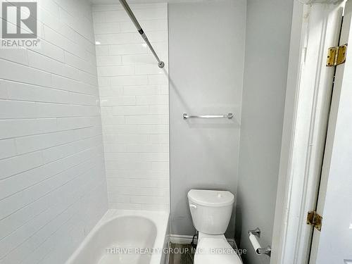 13 - 268 Talbot Street, St. Thomas, ON - Indoor Photo Showing Bathroom