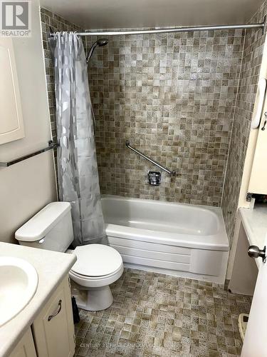 1105 - 380 King Street, London, ON - Indoor Photo Showing Bathroom