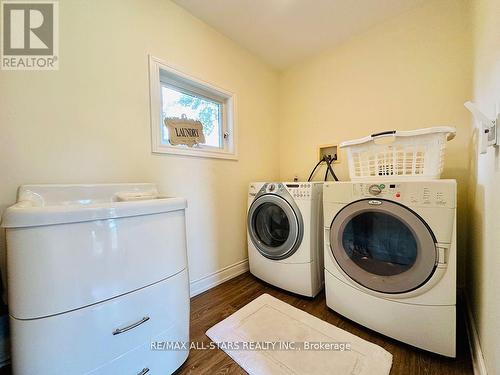 721 Hiawatha Line, Otonabee-South Monaghan, ON - Indoor Photo Showing Laundry Room