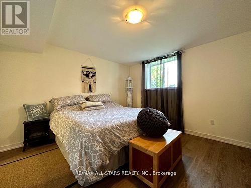 721 Hiawatha Line, Otonabee-South Monaghan, ON - Indoor Photo Showing Bedroom