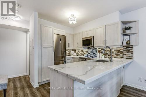 619 - 96 Strachan Avenue, Toronto, ON - Indoor Photo Showing Kitchen With Upgraded Kitchen