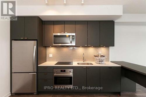 701 - 56 Forest Manor Drive, Toronto, ON - Indoor Photo Showing Kitchen