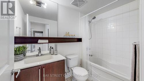 721 - 2885 Bayview Avenue, Toronto, ON - Indoor Photo Showing Bathroom