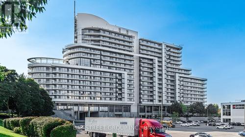 721 - 2885 Bayview Avenue, Toronto, ON - Outdoor With Facade