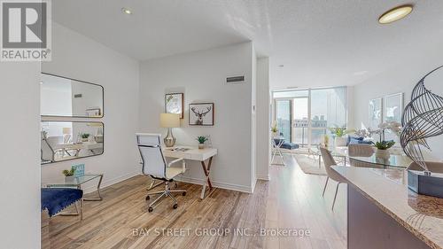 721 - 2885 Bayview Avenue, Toronto, ON - Indoor