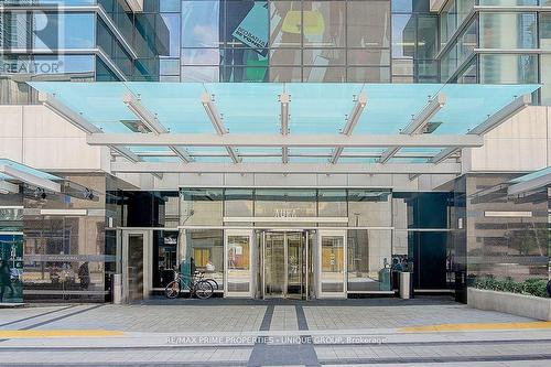 5202 - 386 Yonge Street, Toronto, ON - 