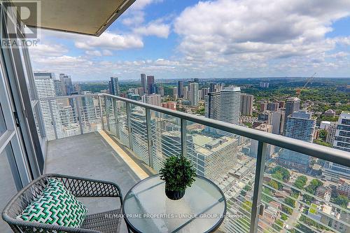 5202 - 386 Yonge Street, Toronto, ON - Outdoor With View With Exterior