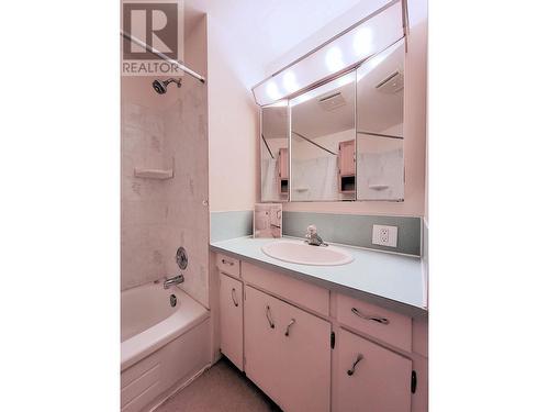 5445 Park Drive, Prince George, BC - Indoor Photo Showing Bathroom