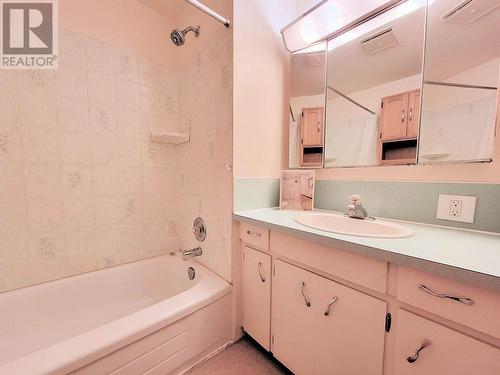 5445 Park Drive, Prince George, BC - Indoor Photo Showing Bathroom