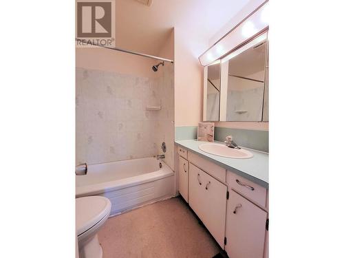 5445 Park Drive, Prince George, BC - Indoor Photo Showing Bathroom