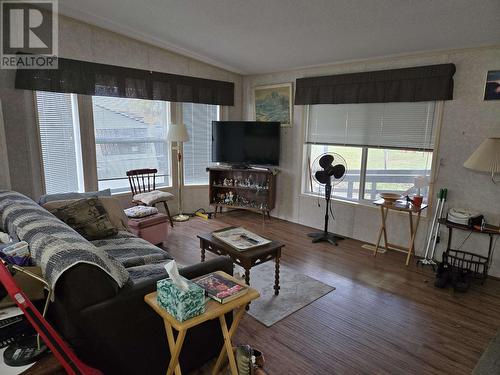 2171 Maple Drive, Quesnel, BC - Indoor Photo Showing Living Room