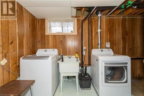 423033 Harbour Drive, Meaford (Municipality), ON - Indoor Photo Showing Laundry Room