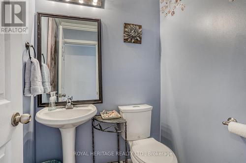 17 Catkins Crescent, Whitby, ON - Indoor Photo Showing Bathroom