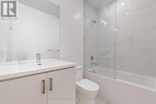 208 - 38 Honeycrisp Crescent, Vaughan, ON - Indoor Photo Showing Bathroom