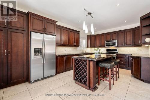 220 Peak Point Boulevard, Vaughan, ON - Indoor Photo Showing Kitchen