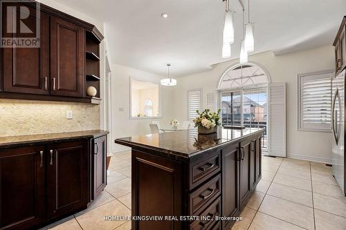 220 Peak Point Boulevard, Vaughan, ON - Indoor Photo Showing Kitchen