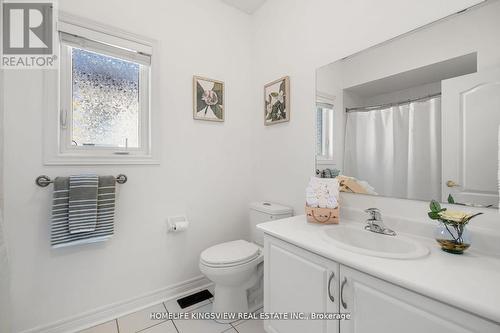 220 Peak Point Boulevard, Vaughan, ON - Indoor Photo Showing Bathroom