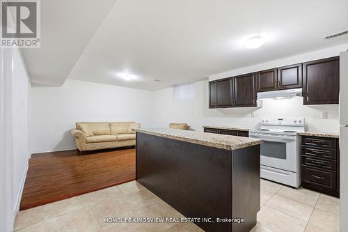 220 Peak Point Boulevard, Vaughan, ON - Indoor Photo Showing Kitchen