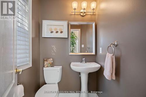 220 Peak Point Boulevard, Vaughan, ON - Indoor Photo Showing Bathroom