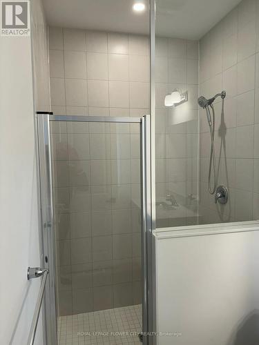 24 Mayapple Street, Adjala-Tosorontio, ON - Indoor Photo Showing Bathroom