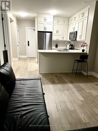 403 - 50 Kaitting Trail, Oakville, ON - Indoor Photo Showing Kitchen