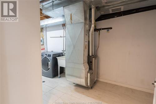 3131 Jefferson Boulevard Unit# Lower, Windsor, ON - Indoor Photo Showing Laundry Room