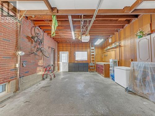 1694 Everts Avenue, Windsor, ON - Indoor Photo Showing Garage