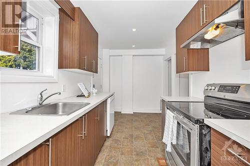 232 Holland Avenue, Ottawa, ON - Indoor Photo Showing Kitchen