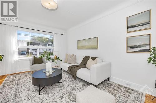 232 Holland Avenue, Ottawa, ON - Indoor Photo Showing Living Room