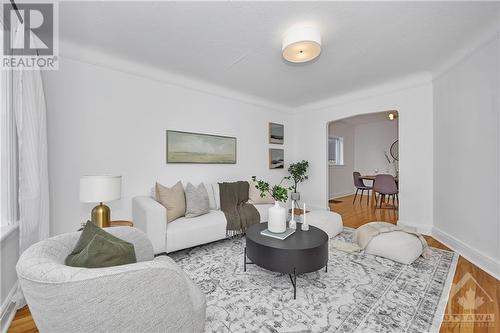 232 Holland Avenue, Ottawa, ON - Indoor Photo Showing Living Room