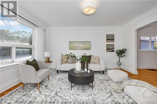 232 Holland Avenue, Ottawa, ON - Indoor Photo Showing Living Room