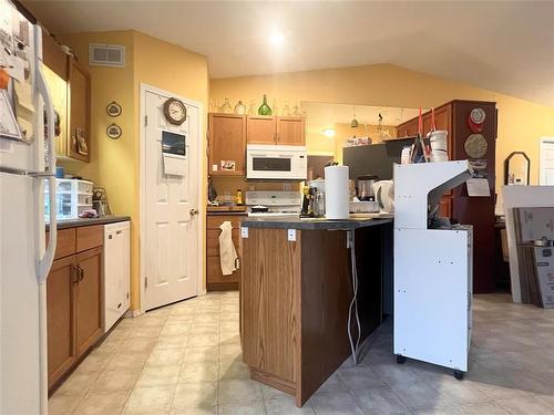 54 Poplar Street, Sidney, MB - Indoor Photo Showing Kitchen