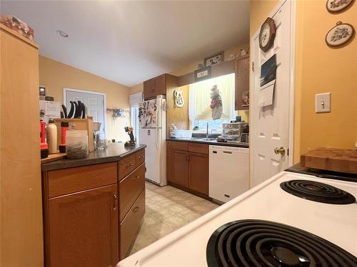 54 Poplar Street, Sidney, MB - Indoor Photo Showing Kitchen