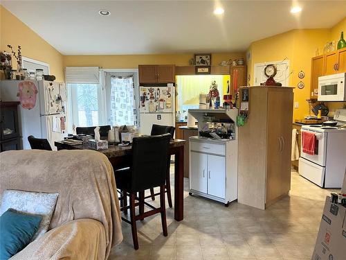 54 Poplar Street, Sidney, MB - Indoor Photo Showing Kitchen